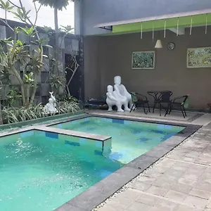 Hotell Oyo 3703 Bula Matari
